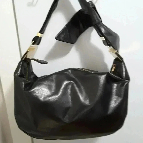 Badgley Mischka hobo shoulder bag black leather with brass hardware - Picture 2 of 12